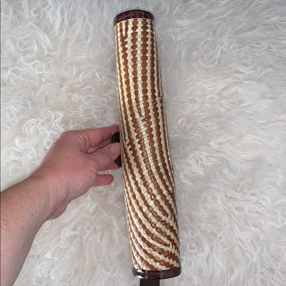 Stunning Woven Straw Clutch - Picture 12 of 13